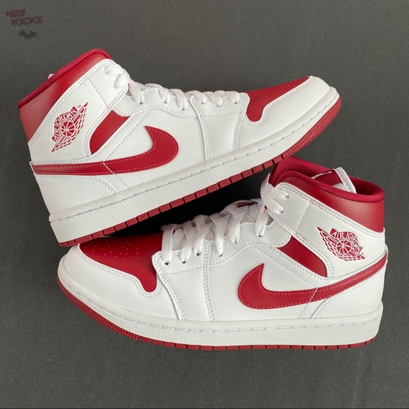 Jordan Shoes - Women’s Air Jordan 1 Red Toe ❤️👟
